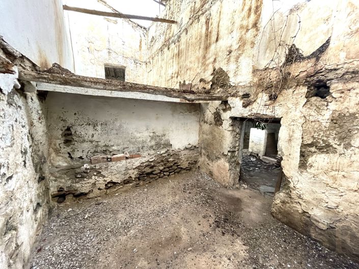 Image No.8-4 Bed Townhouse for sale