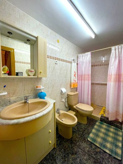 Image No.14-5 Bed Townhouse for sale