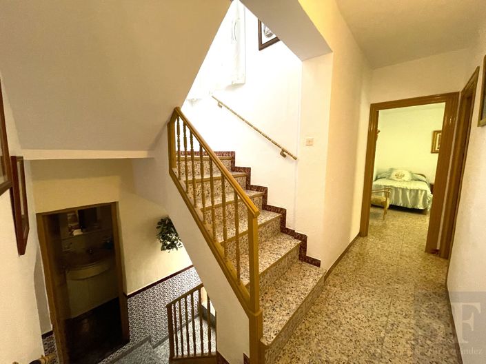 Image No.15-5 Bed Townhouse for sale