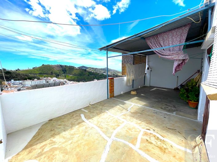 Image No.18-5 Bed Townhouse for sale