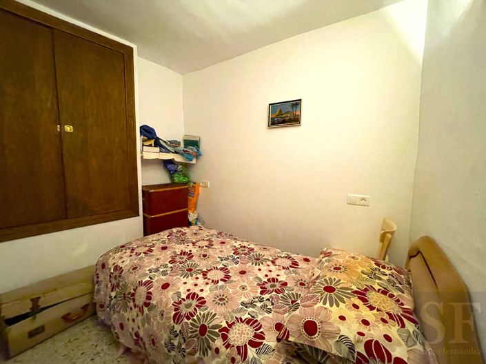 Image No.10-3 Bed Townhouse for sale