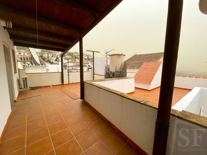 Image No.12-3 Bed Townhouse for sale