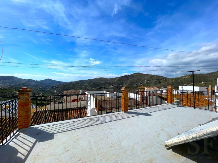 Image No.14-7 Bed Townhouse for sale