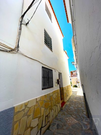 Image No.2-2 Bed Townhouse for sale