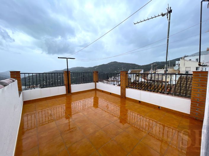 Image No.15-3 Bed Townhouse for sale