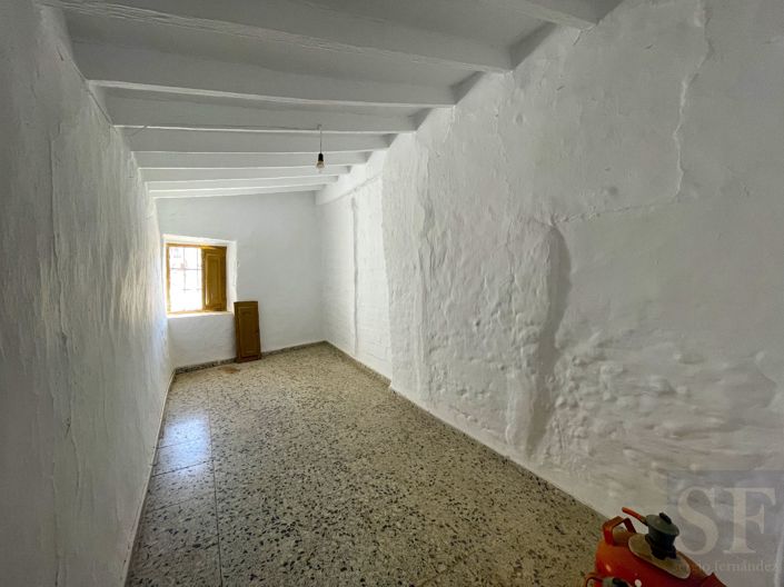 Image No.11-2 Bed Townhouse for sale