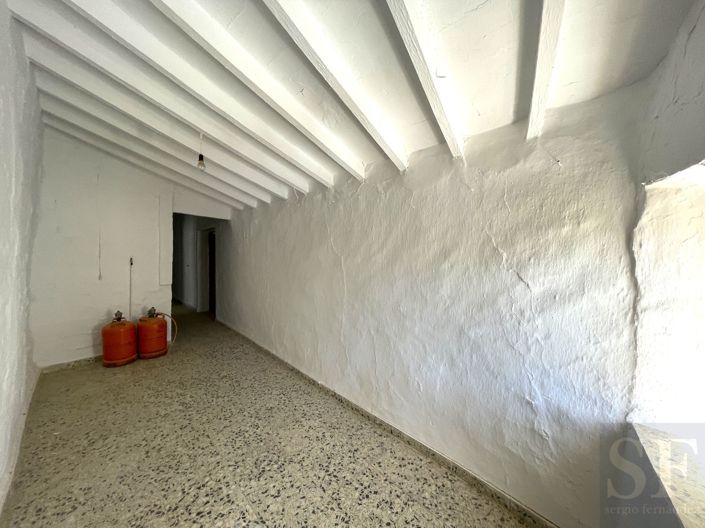 Image No.12-2 Bed Townhouse for sale