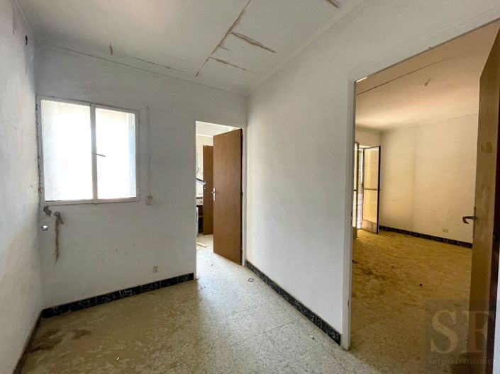 Image No.14-18 Bed Townhouse for sale