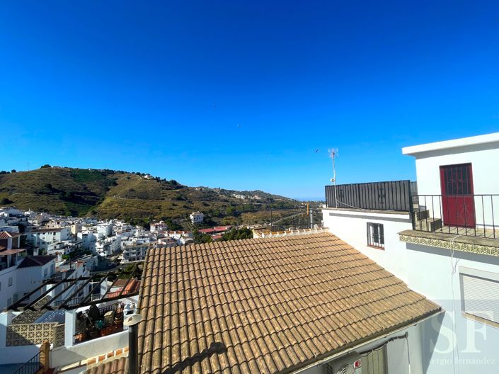 Image No.18-4 Bed Townhouse for sale