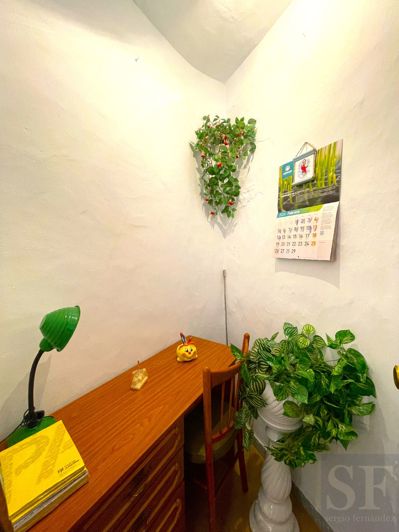 Image No.12-3 Bed Townhouse for sale