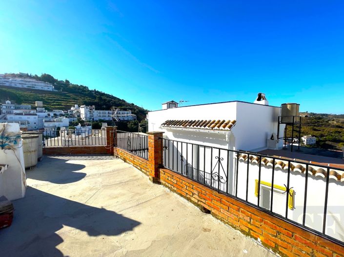 Image No.16-3 Bed Townhouse for sale