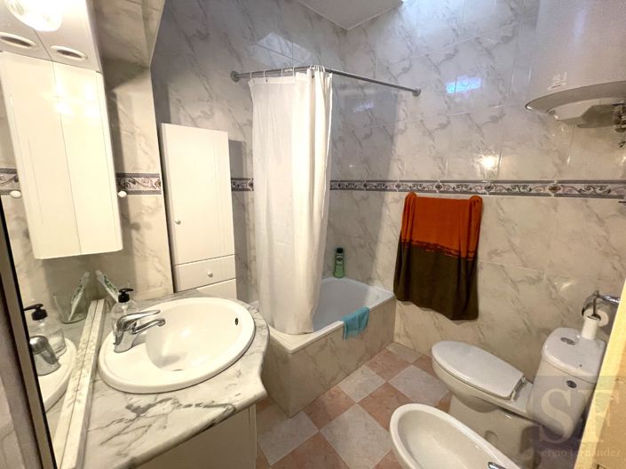 Image No.12-4 Bed Townhouse for sale