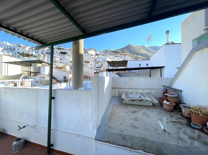 Image No.14-4 Bed Townhouse for sale