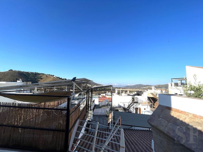 Image No.15-4 Bed Townhouse for sale