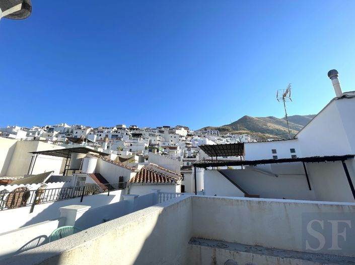 Image No.16-4 Bed Townhouse for sale