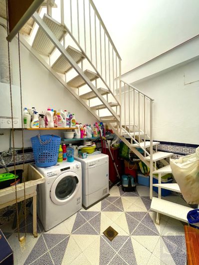 Image No.16-4 Bed Townhouse for sale