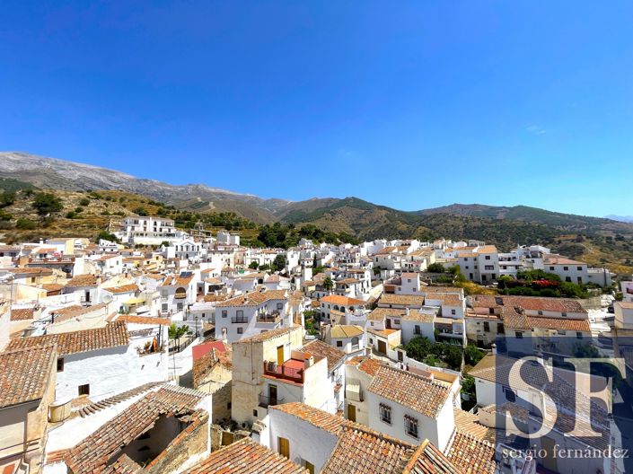 Image No.17-3 Bed Townhouse for sale