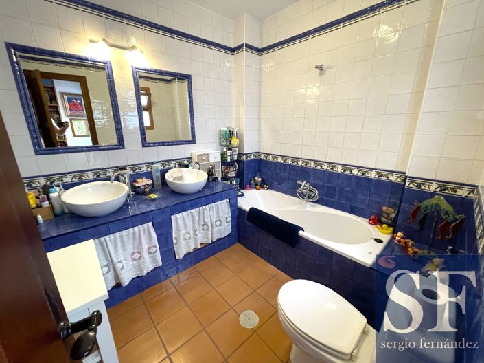 Image No.10-2 Bed Townhouse for sale