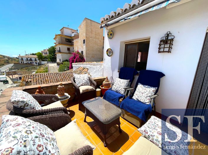 Image No.16-2 Bed Townhouse for sale