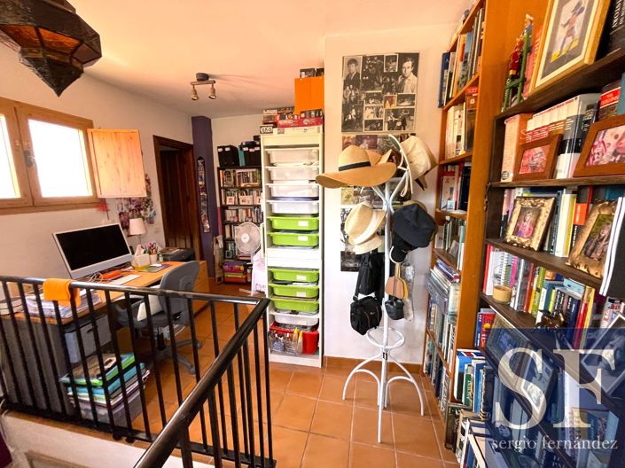 Image No.6-2 Bed Townhouse for sale