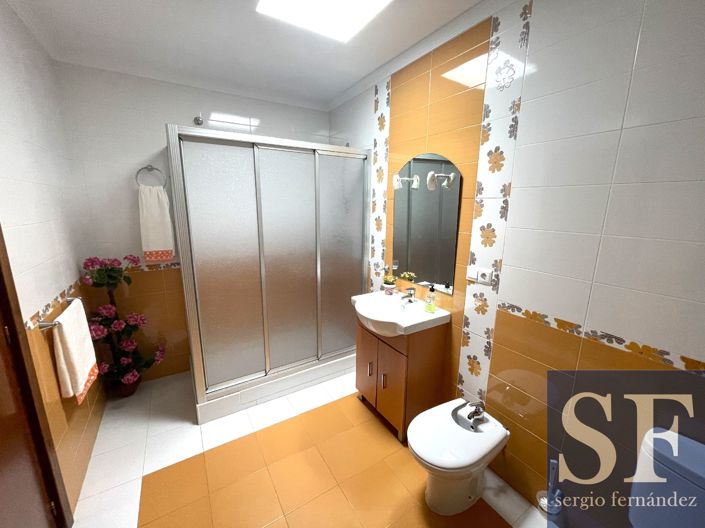 Image No.12-5 Bed Townhouse for sale