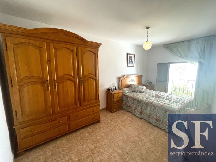 Image No.8-3 Bed Townhouse for sale