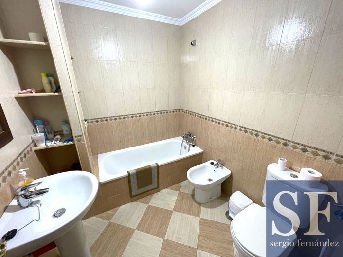 Image No.12-3 Bed Townhouse for sale