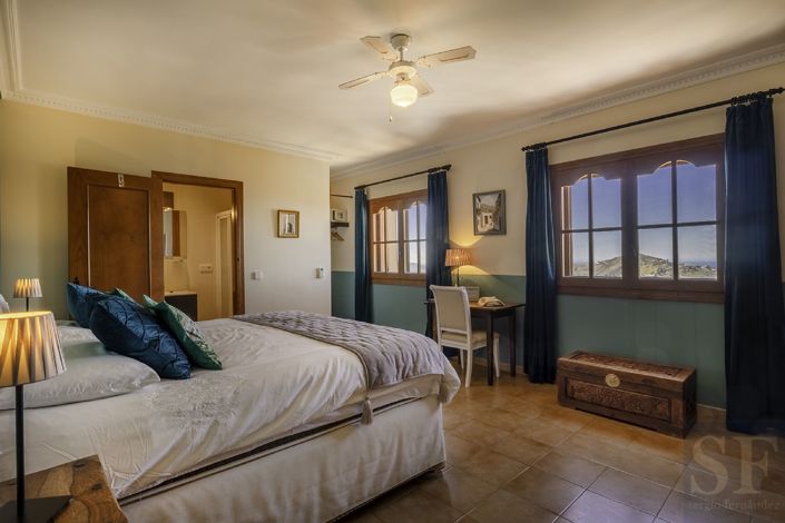 Image No.10-5 Bed Villa for sale