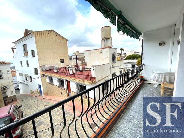 Image No.12-8 Bed Townhouse for sale