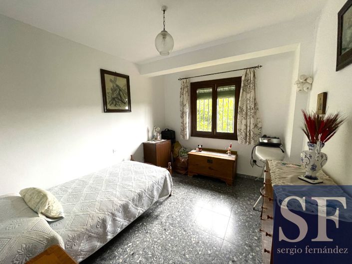 Image No.8-8 Bed Townhouse for sale