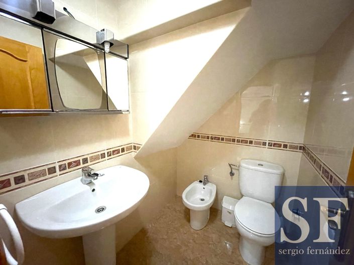 Image No.13-5 Bed Townhouse for sale