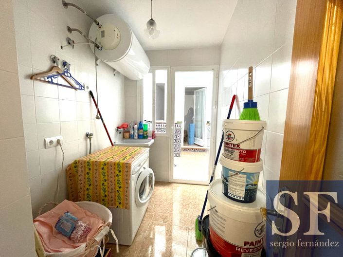 Image No.14-5 Bed Townhouse for sale