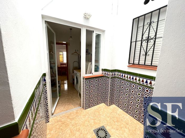 Image No.15-5 Bed Townhouse for sale