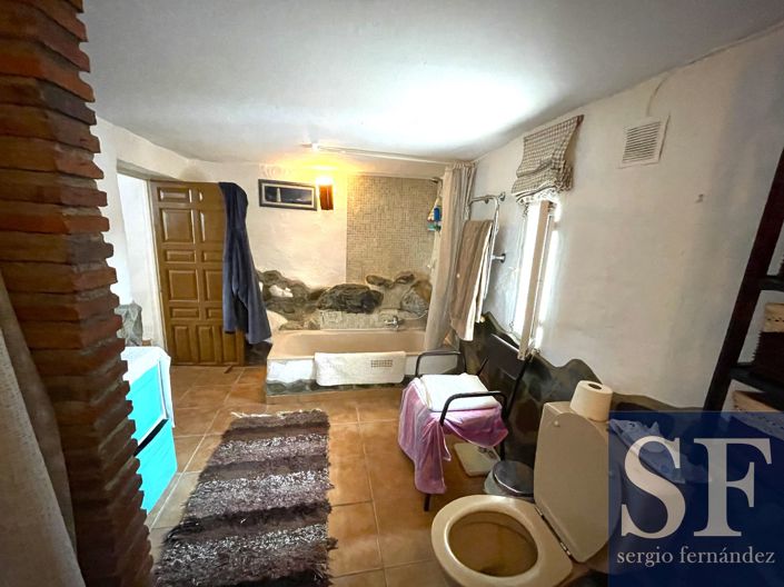 Image No.9-1 Bed Townhouse for sale