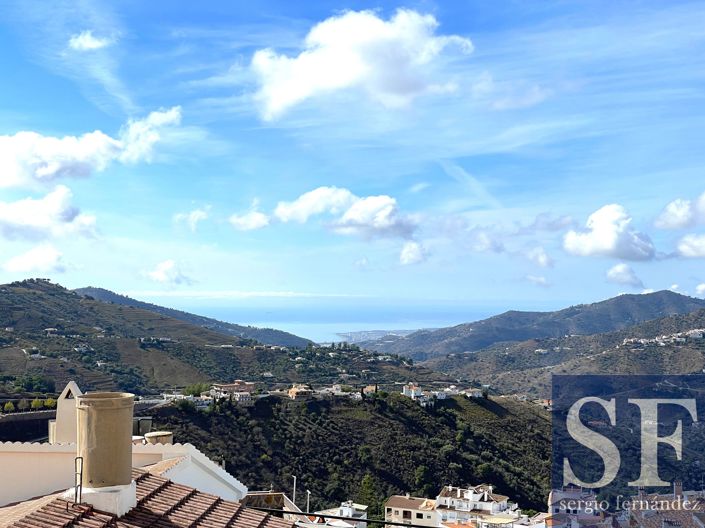 Image No.14-4 Bed Townhouse for sale