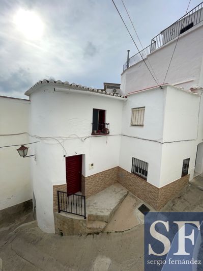 Image No.1-3 Bed Townhouse for sale