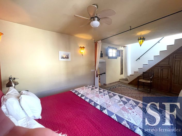 Image No.10-1 Bed Townhouse for sale