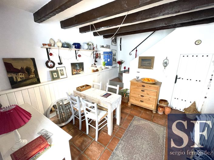 Image No.2-2 Bed Townhouse for sale