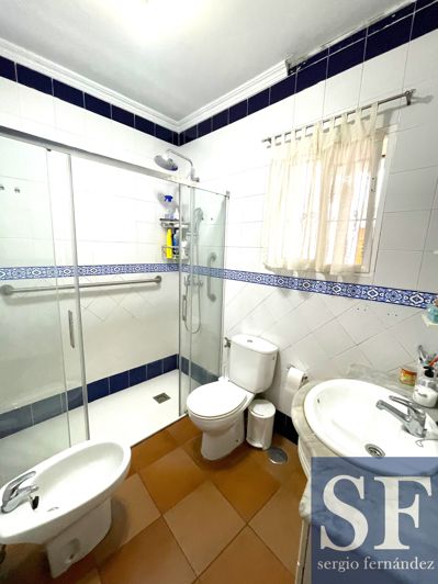 Image No.14-4 Bed Townhouse for sale