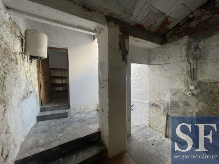 Image No.10-6 Bed Townhouse for sale