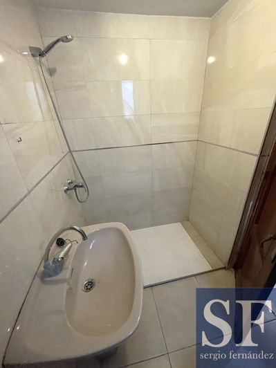 Image No.9-6 Bed Townhouse for sale