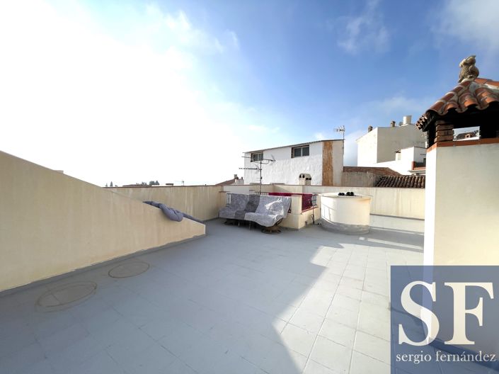 Image No.16-2 Bed Townhouse for sale