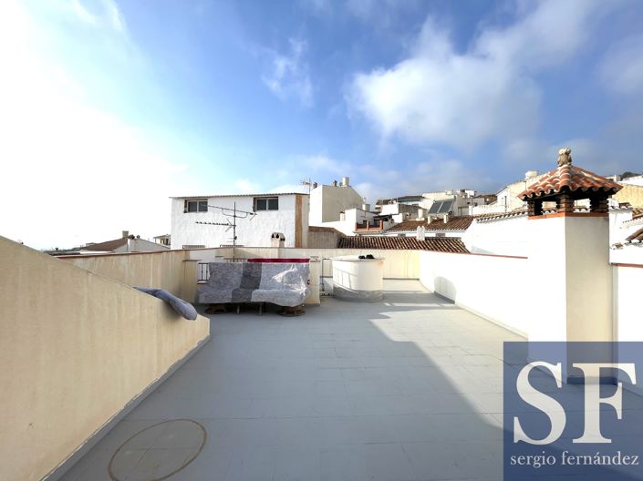 Image No.17-2 Bed Townhouse for sale