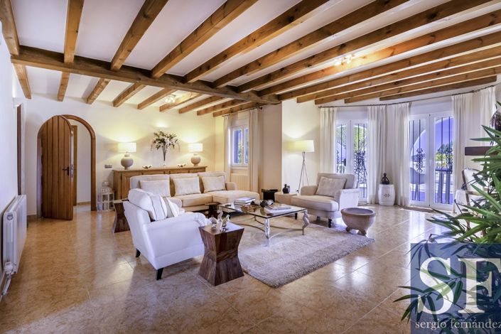 Image No.1-4 Bed Villa for sale