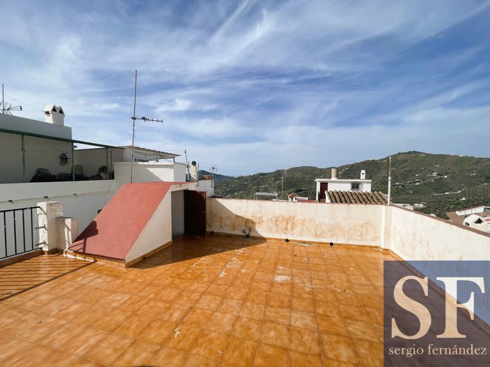 Image No.18-3 Bed Townhouse for sale