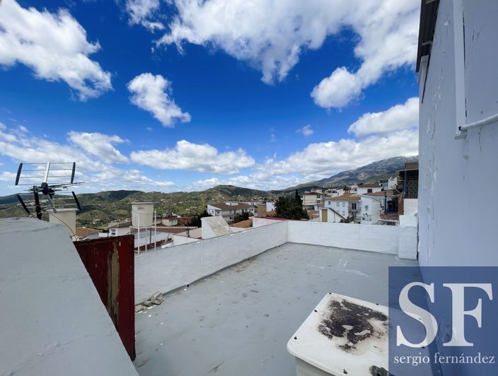 Image No.13-3 Bed Townhouse for sale