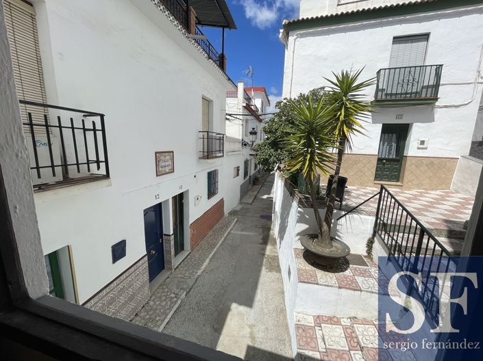 Image No.6-2 Bed Townhouse for sale