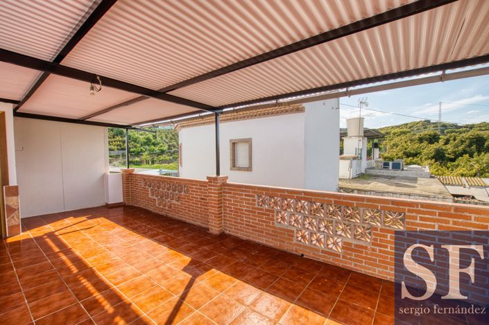 Image No.17-2 Bed Townhouse for sale