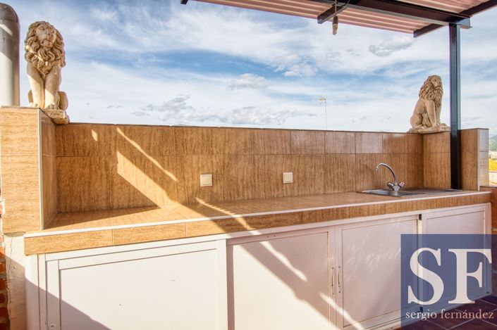 Image No.18-2 Bed Townhouse for sale