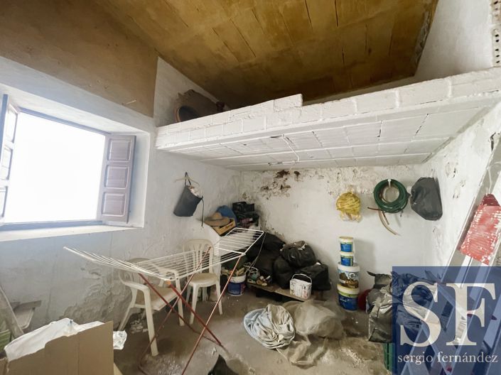 Image No.13-2 Bed Townhouse for sale